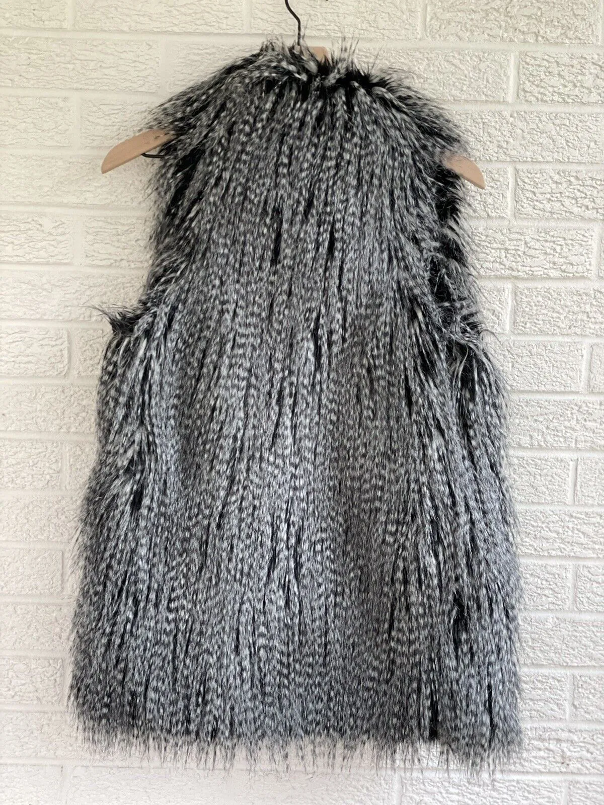 Alice   Olivia Chris Faux Fur Shawl Collar Vest Grey XS