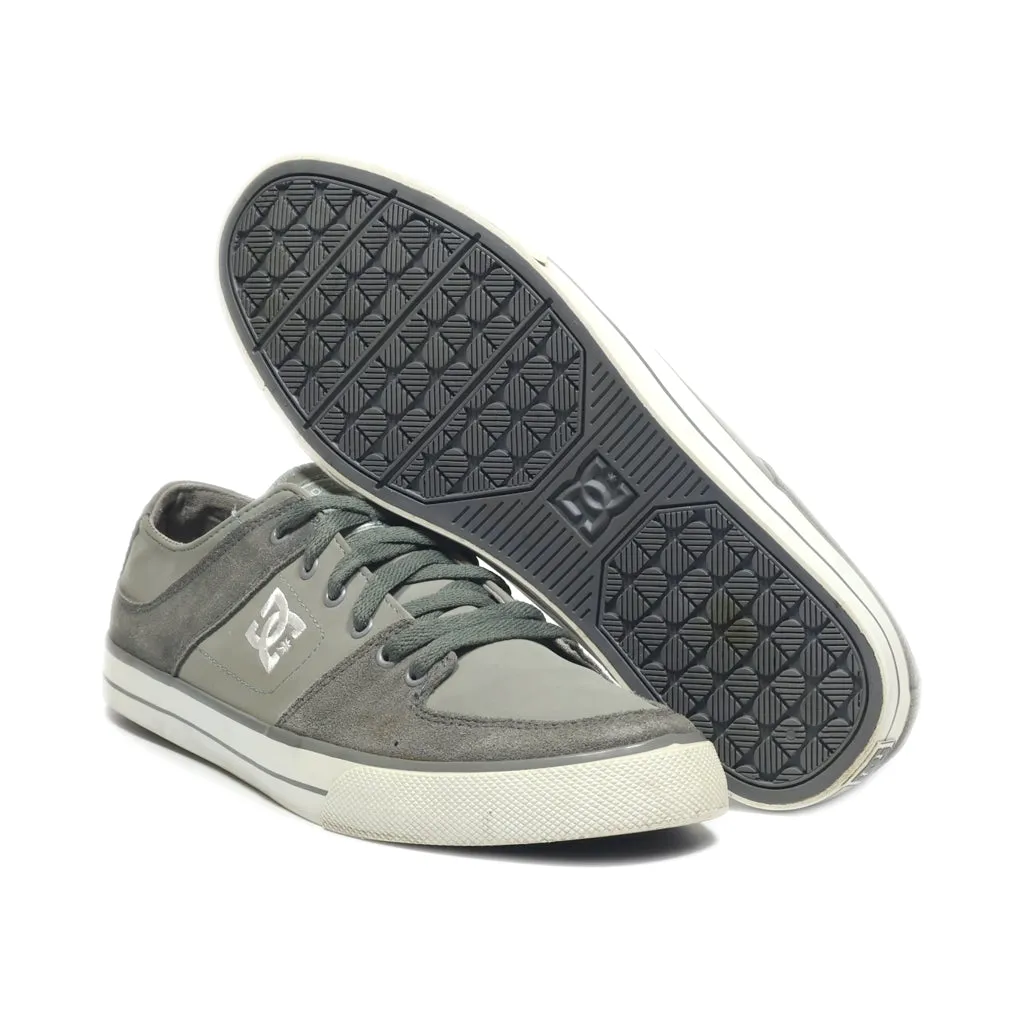 Dc Shoes Low-Top Sneakers Leather Grey Colour For Men