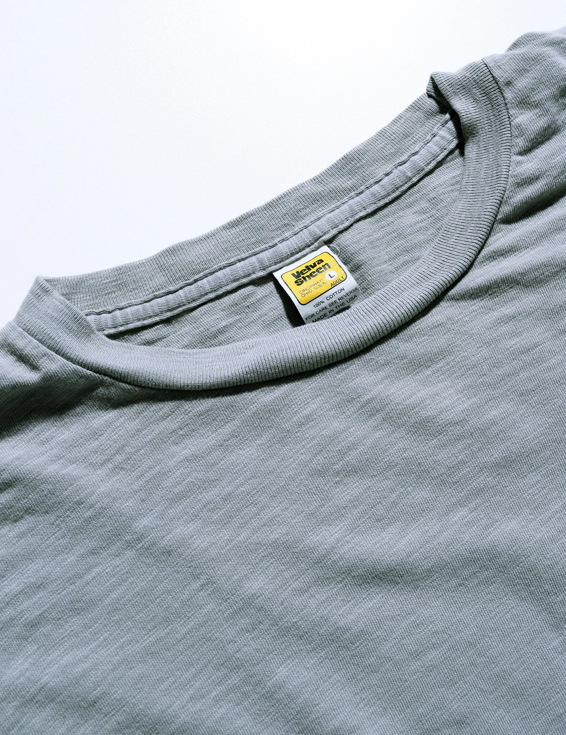 Long Sleeve Crewneck T-Shirt in Gray